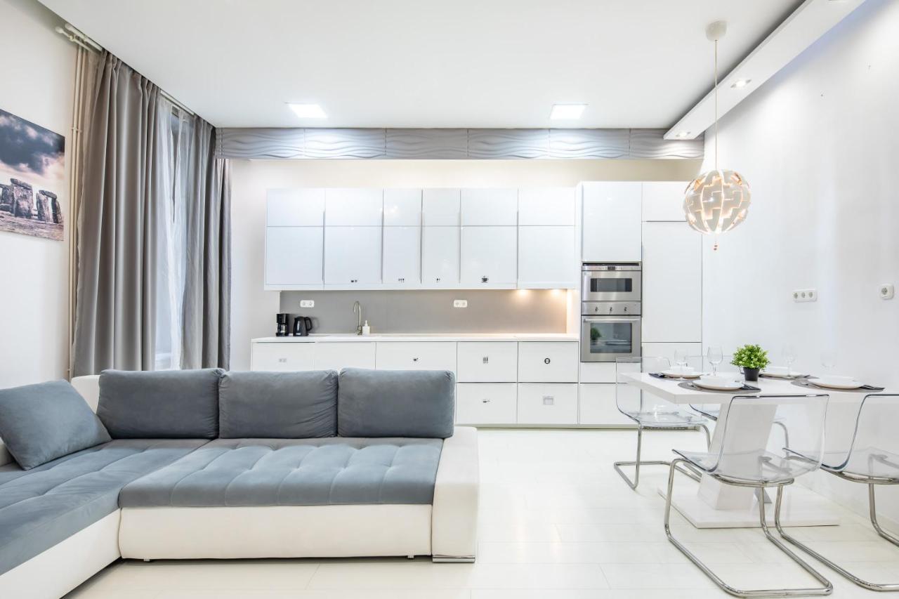 Cozy & Central Apartment With 2-Bedroom Budapest Eksteriør bilde