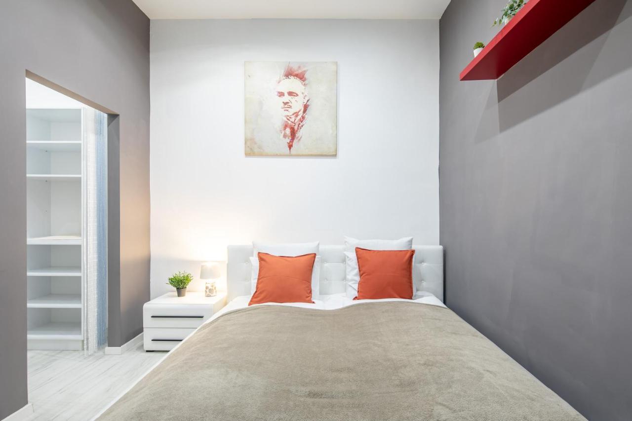 Cozy & Central Apartment With 2-Bedroom Budapest Eksteriør bilde