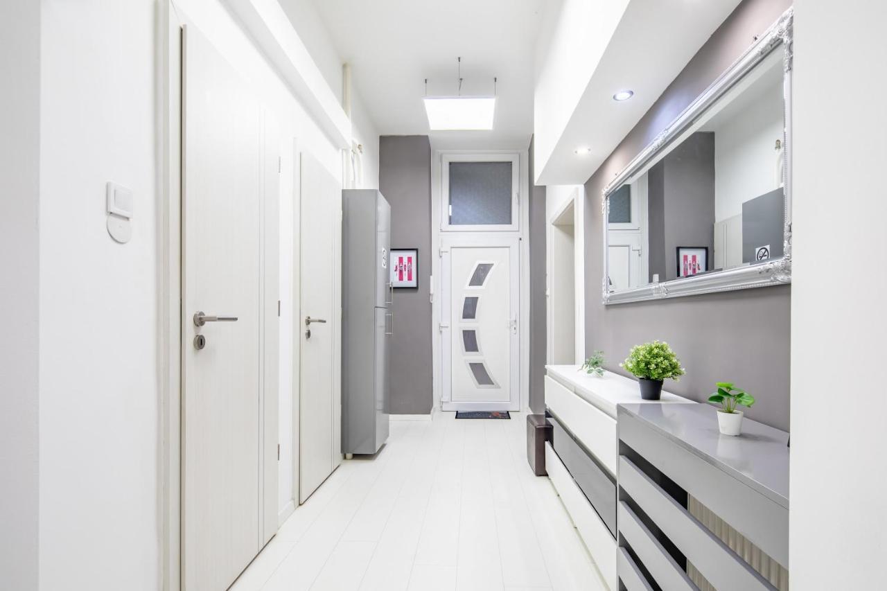 Cozy & Central Apartment With 2-Bedroom Budapest Eksteriør bilde